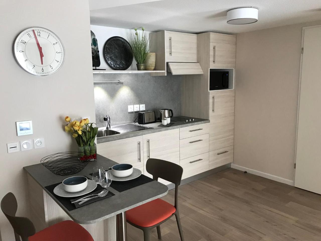 Domitys Les Pagelles Aparthotel Toulouse Exteriör bild